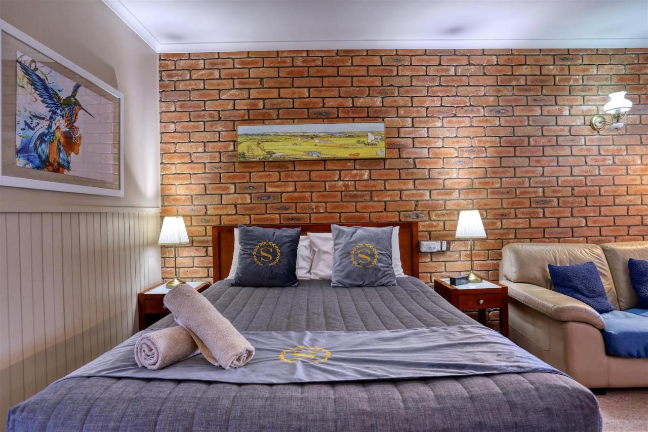 Jolly Swagman Motor Inn Юроа Екстериор снимка