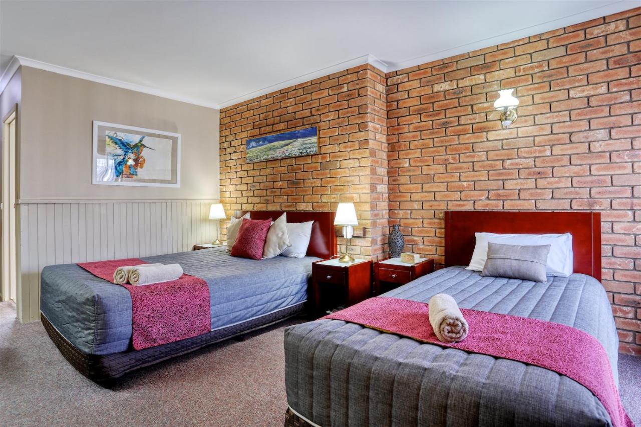 Jolly Swagman Motor Inn Юроа Екстериор снимка