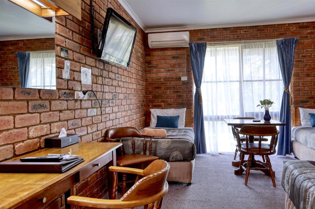 Jolly Swagman Motor Inn Юроа Екстериор снимка