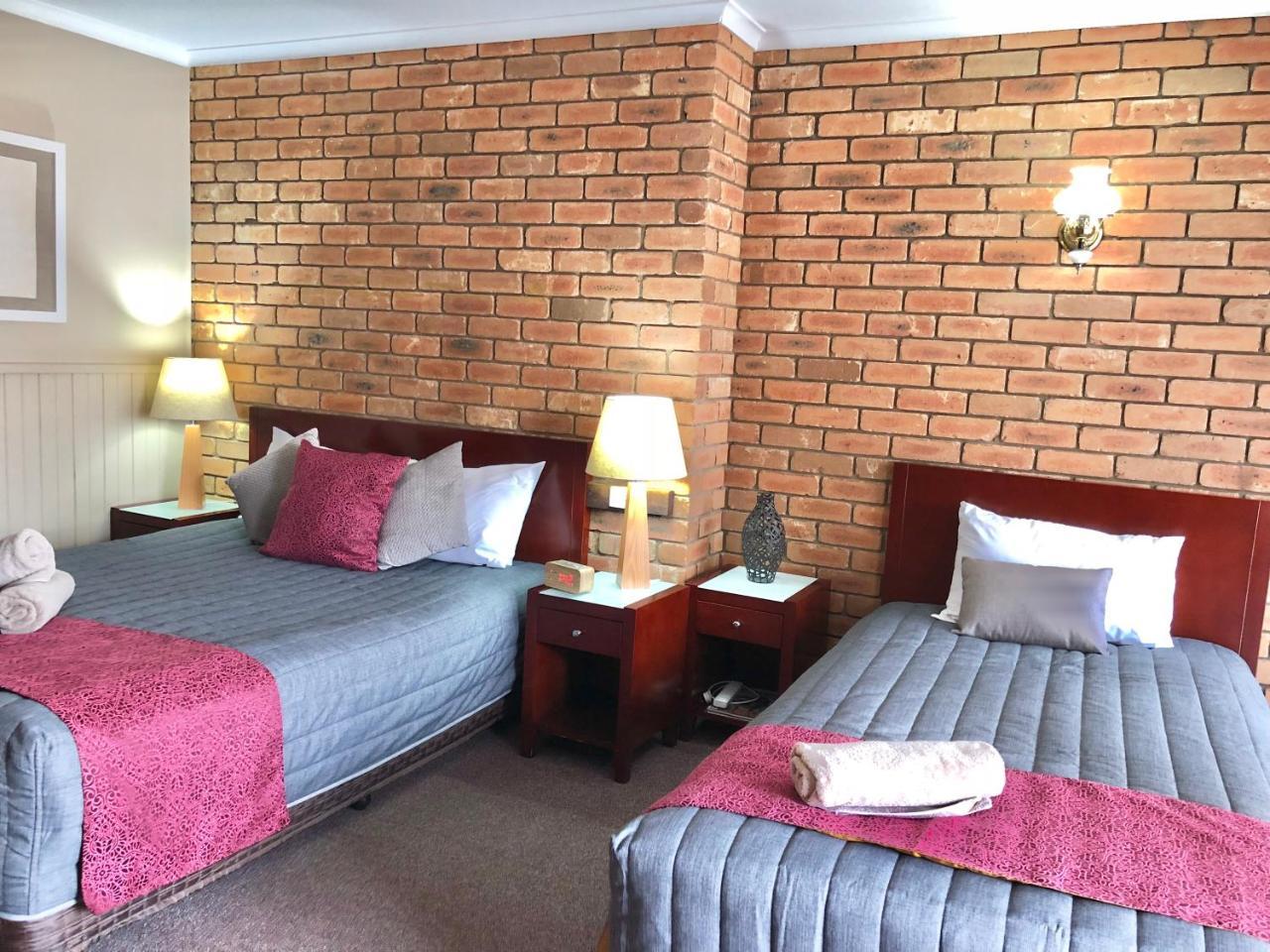 Jolly Swagman Motor Inn Юроа Екстериор снимка