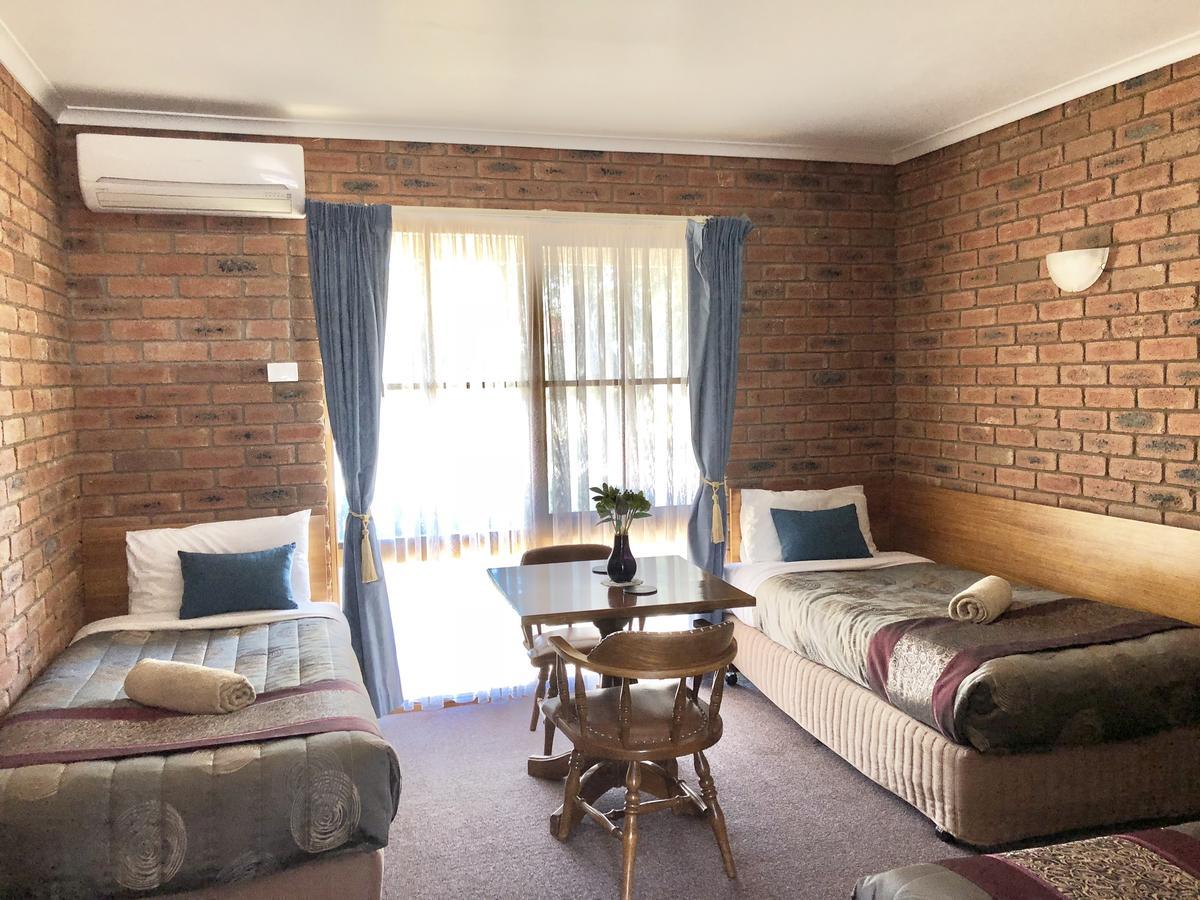 Jolly Swagman Motor Inn Юроа Екстериор снимка