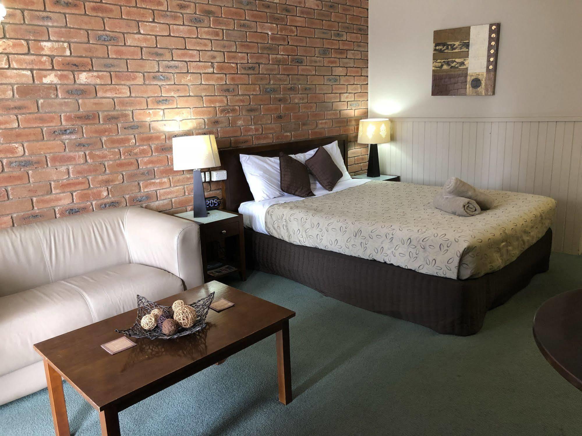 Jolly Swagman Motor Inn Юроа Екстериор снимка